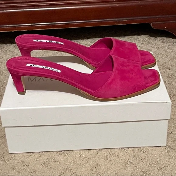 NIB Manolo Blahnik Araspemu Pink Suede Mules - Picture 1 of 6